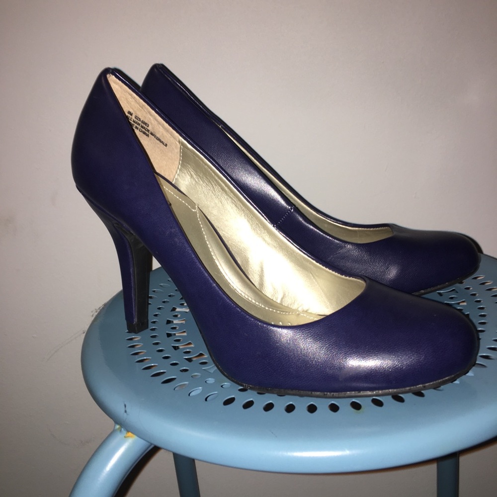 a.n.a. Blue Heels Size 8 Women’s